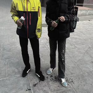 美女撒尿❌❌❌人妻熟女
